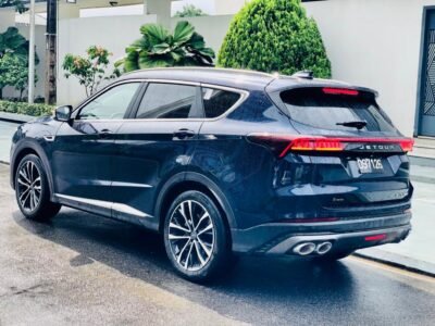 Jetour avec chauffeur professionnel Hors de la ville de Douala