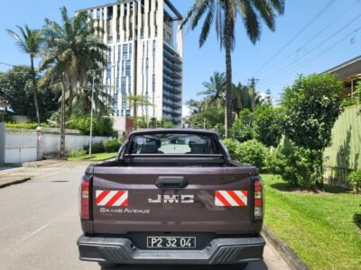PICK UP JMC avec Chauffeur Hors De la ville de Douala