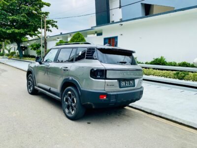 WhatsApp Image 2025-11-10 at 15.10.17 Jetour avec chauffeur professionnel dans la ville de Douala